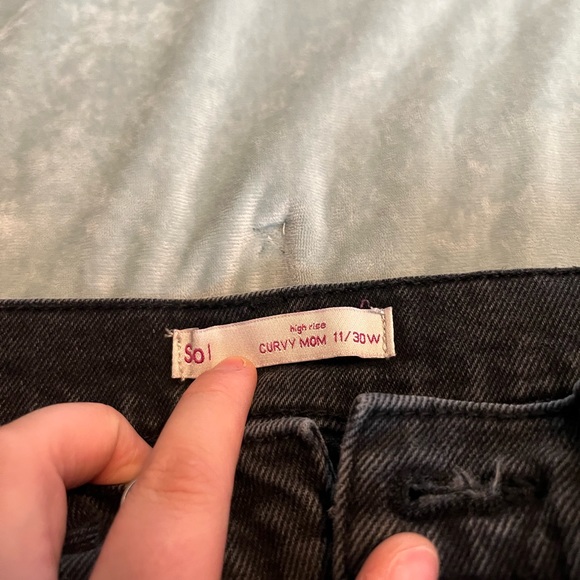 High Rise Mom Jeans - Picture 2 of 2